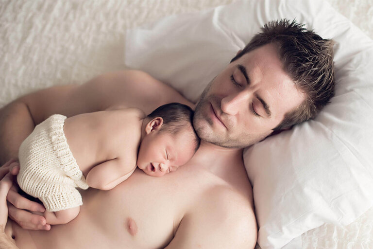 En los brazos y en la piel de papá: un lugar maravilloso donde crecer