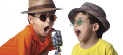 Cantar y bailar para superar la timidez