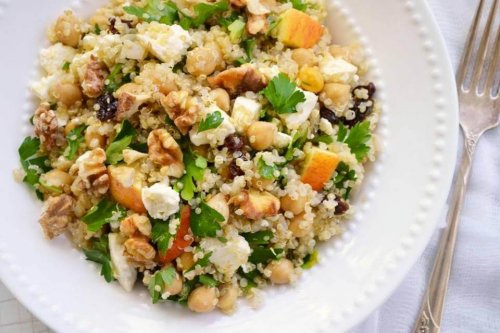 La quinoa es un excelente ingrediente para las recetas bajas en grasas para el segundo trimestre de embarazo.