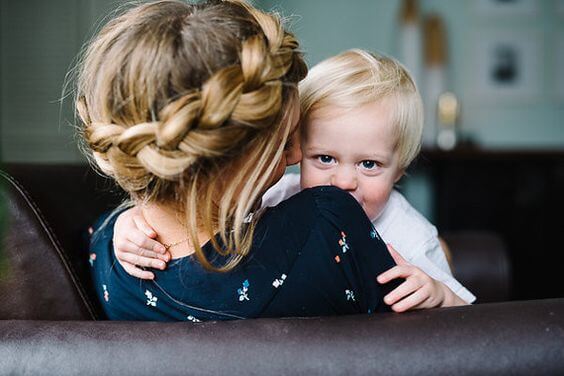 Cada madre crea un manual para criar a su hijo