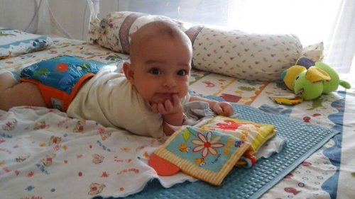 baby_and_baby_book