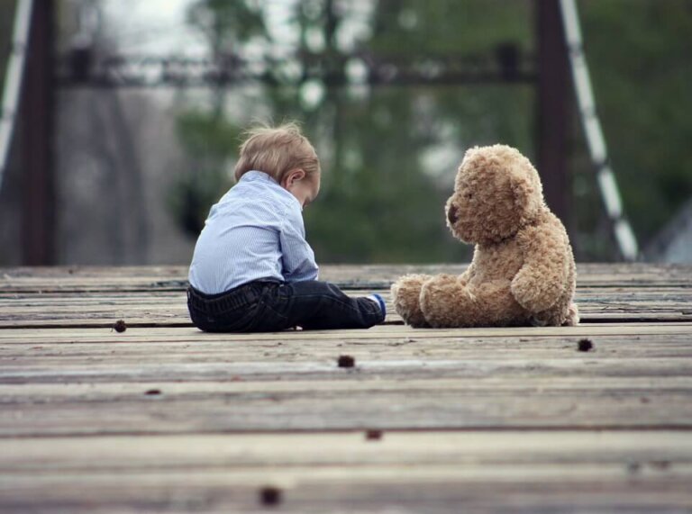 Qué hacer si tu hijo tiene un amigo imaginario