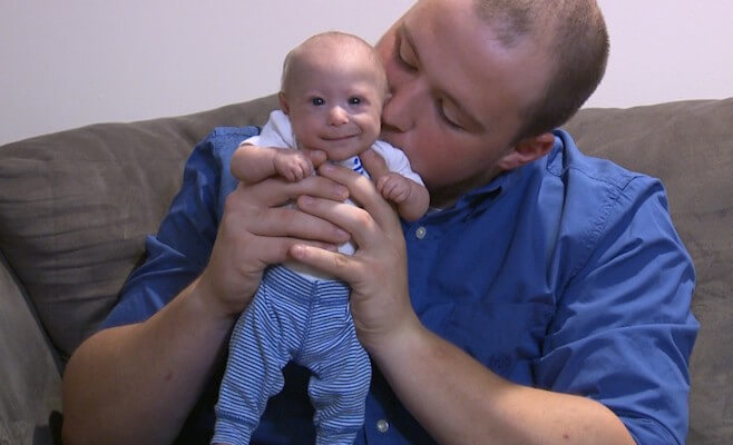 Matthew: la historia del niño que aparenta ser un recién nacido