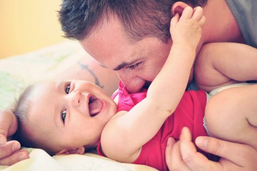 Mi padre también me cura heridas con besos y me canta nanas