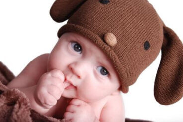 ¿Por qué mi hijo se lleva todo a la boca?