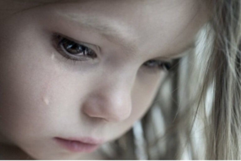 No enseñes a tu hijo a reprimir sus emociones