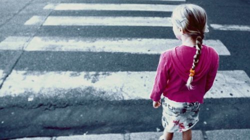 Enseña a tu hijo a andar seguro en la calle