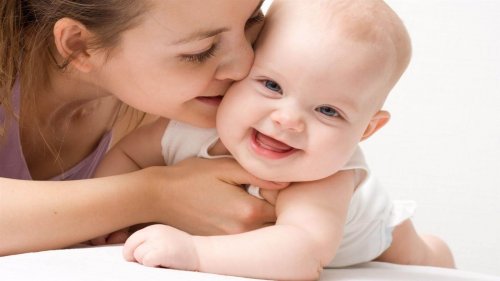 El mejor juguete de tu bebé: la voz de mamá y papá