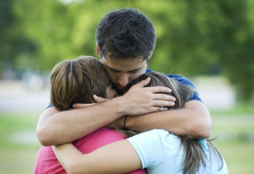 Los padres también deben pedir perdón a sus hijos, ya que es un importante valor para el resto de sus vidas.