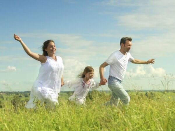 familia_feliz_0-600x451