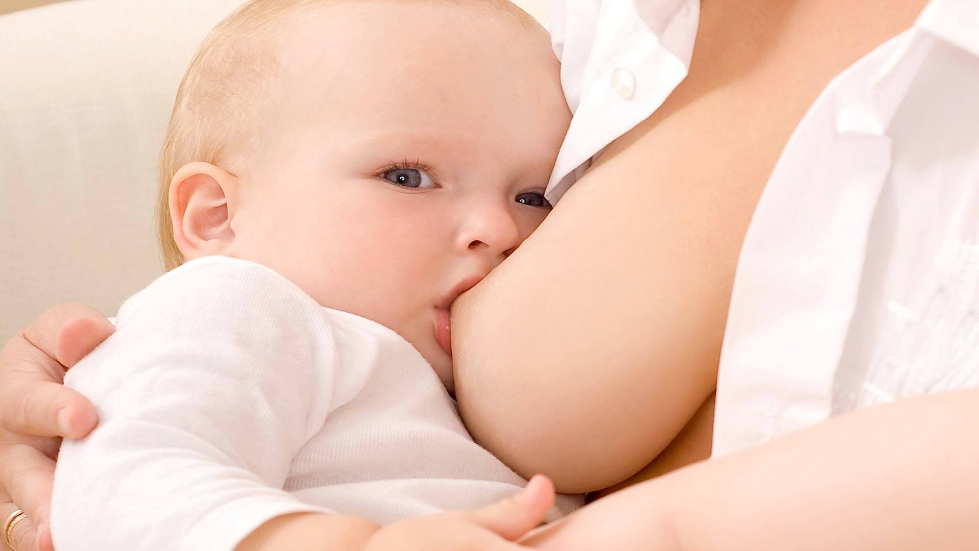 Mamá, aquí tienes los trucos definitivos para producir más leche para tu bebé