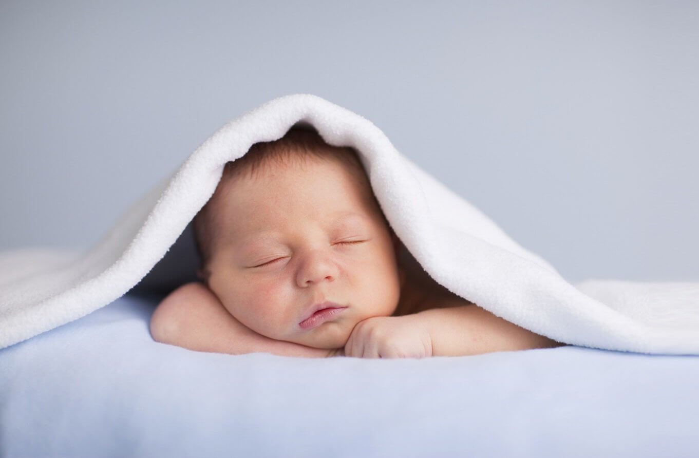 Un bébé qui dort.