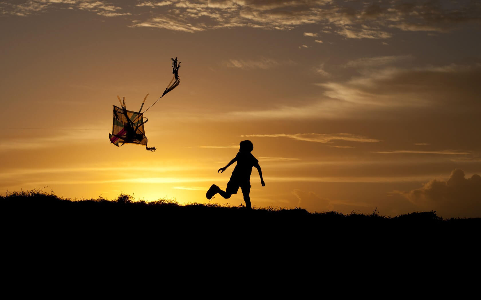Volar una cometa puede ayudar a tu hijo a sentirse libre