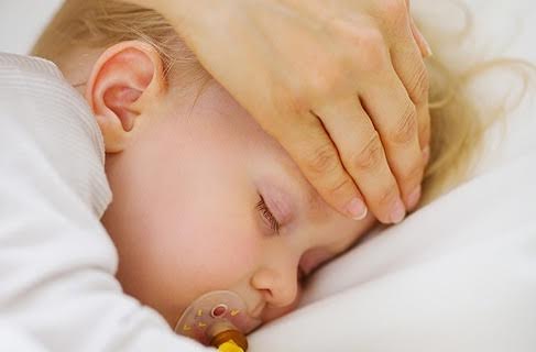 3 maneras de medir la fiebre al bebé
