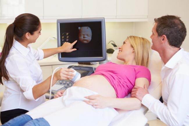 Funciones de las ecografías durante el embarazo