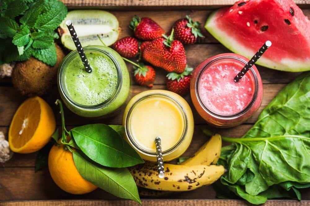 Los smoothies de frutas son una buena opción para complementar la dieta.