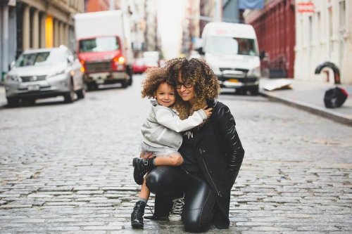 Una madre trendy no va a dejar de querer o cuidar de sus hijos.