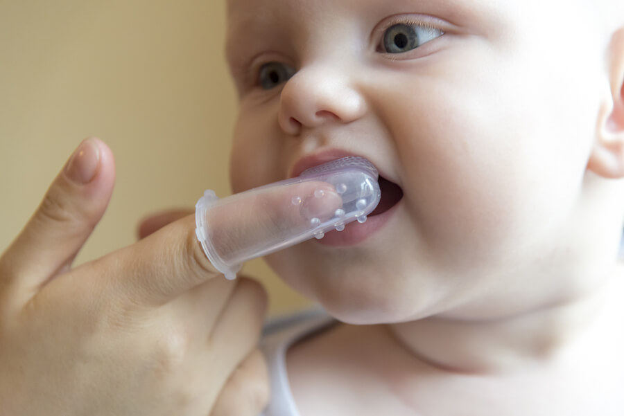 Cepillo de dientes de silicona para bebés.