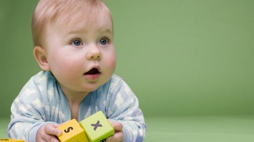 Cómo elegir los mejores juguetes para bebés de 6 a 12 meses