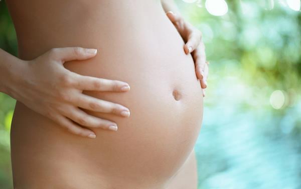 Es normal que la piel durante el embarazo cambie.