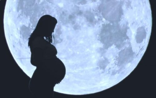 ¿Cómo influye la fase lunar en el parto?