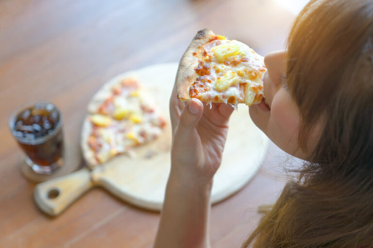 ¿A qué se deben los antojos durante la lactancia?