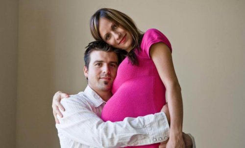 Los embarazos a una edad tardía suponen riesgos, pero son controlables.