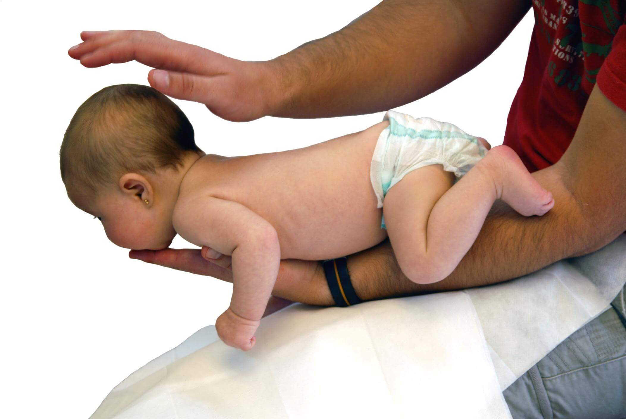 Technique de réanimation d'un bébé.