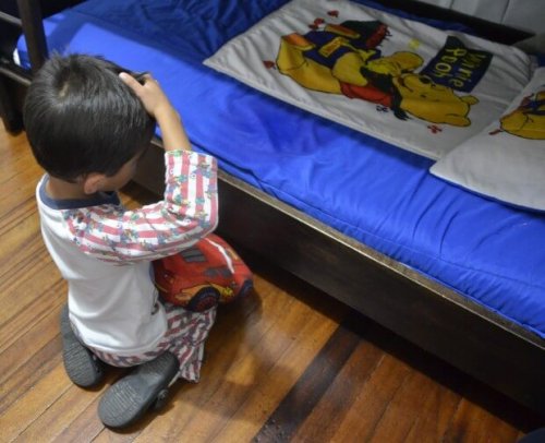 ¿Cuándo ir al pediatra si tu hijo moja la cama?
