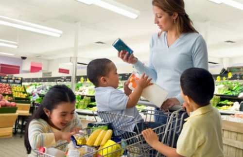 5 consejos para hacer la compra con tus hijos y no morir en el intento