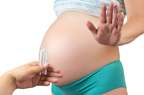 Fumer du tabac pendant la grossesse peut provoquer des altérations irréparables du fœtus.