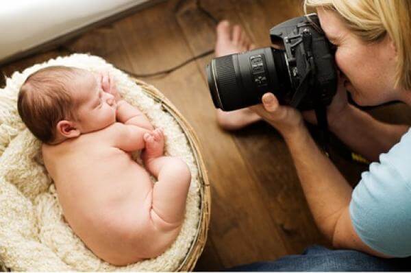 ¿Es probable que un bebé de tres meses se quede ciego por hacerle fotos con flash?
