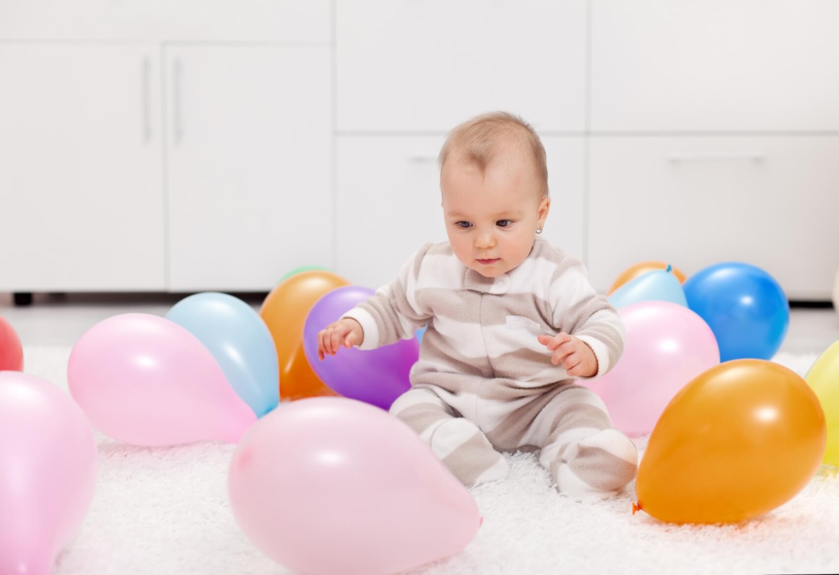 7 actividades con globos de colores para tu bebé