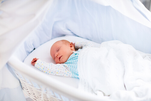 El bebé no debe usar almohada durante los primeros dos años de vida.
