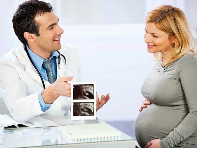 10 cosas increíbles que hace un bebé dentro del útero