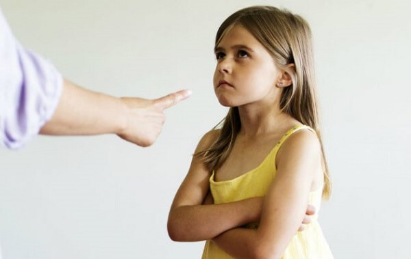 Las madres estrictas tienen hijas más exitosas