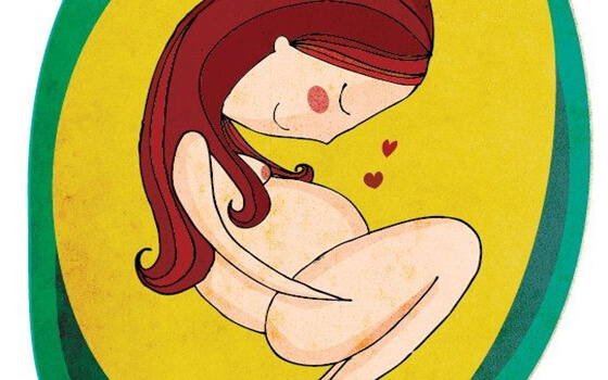 mujer embarazada disfrutando de la felicidad