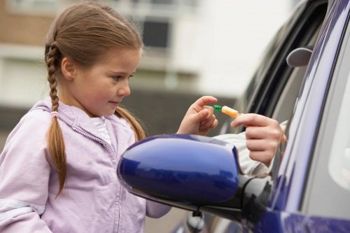 Cómo hablar con los niños sobre los extraños
