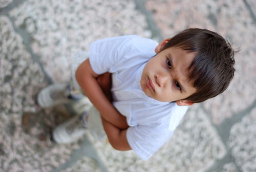 Los niños pueden mostrar su frustración y enfado de muchas maneras