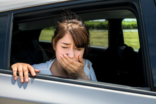 Es aconsejable dormir la siesta en el coche para evitar los posibles mareos