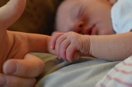 ¿Se puede enseñar a un niño a dormir?