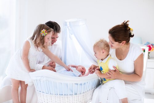 La estabilidad es clave al elegir entre minicunas o moisés para bebés recién nacidos.