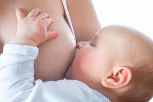 La lactancia materna beneficia a tu bebé
