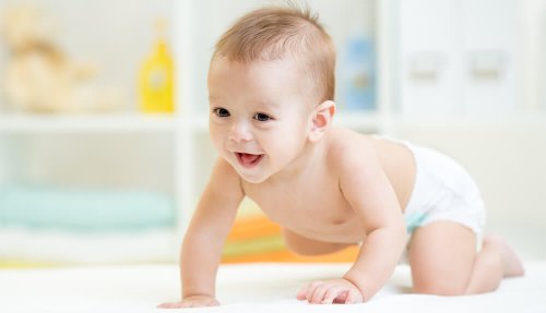 Un autre fait intéressant sur les bébés est qu'ils pleurent sans verser de larmes jusqu'à 2-4 mois.