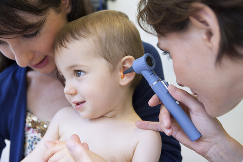 Es recomendable visitar al pediatra antes de tomar cualquier decisión relativa a las enfermedades que afecte a los niños