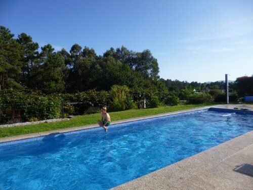 Ibáñez, el creador del agua flotante para evitar ahogamientos en piscinas, Cronica Home