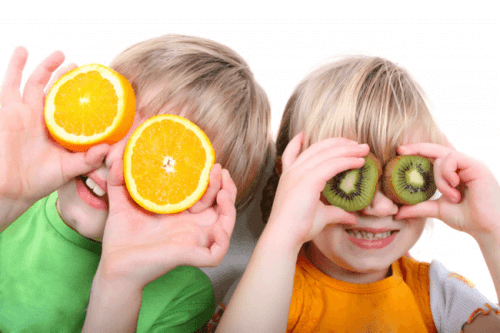 Las frutas y verduras contribuyen a una higiene bucal correcta para niños y adultos