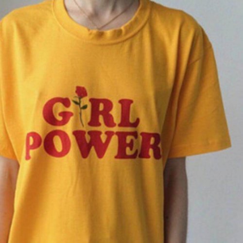 Celebra el Día Naranja con una prenda de ropa de este color.