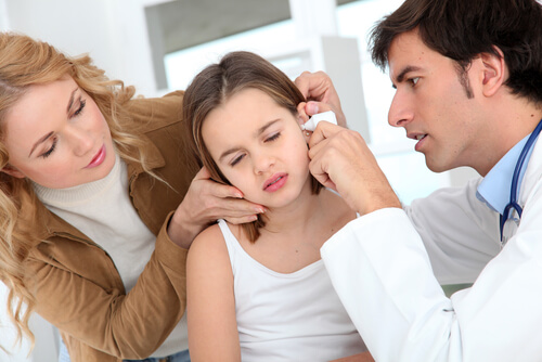 Picor de oídos en niños: causas y tratamiento