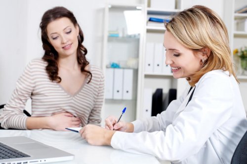 El ginecólogo puede ayudarnos a resolver numerosas dudas relacionadas con el embarazo.